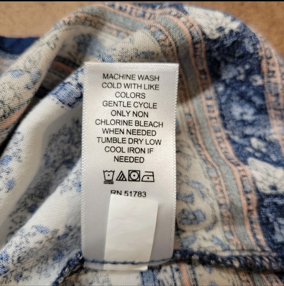 Maurices 0X Blue Orange Paisley Crisscross V Neck Ruffle Flowy Sleeveless Blouse - Picture 9 of 9